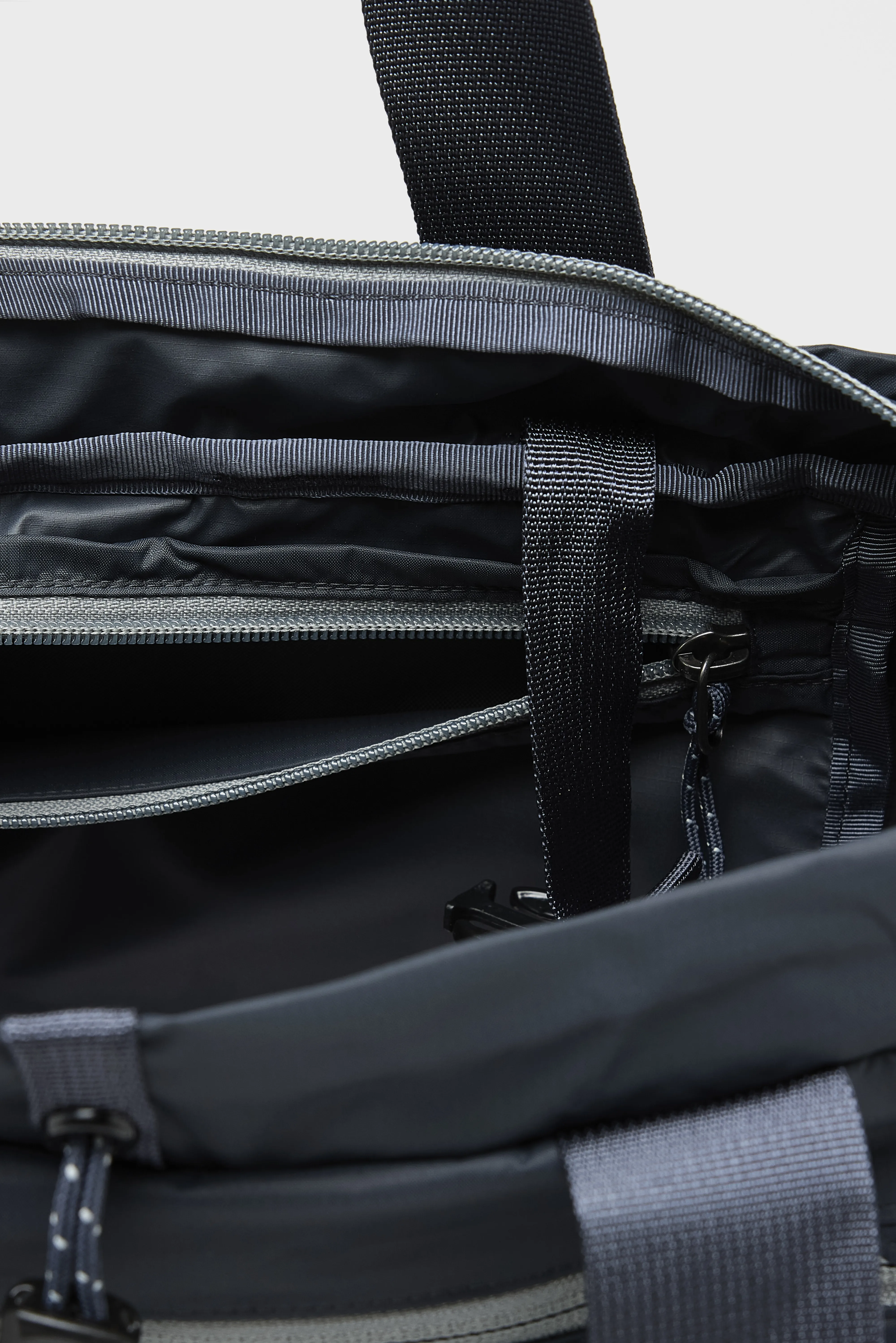 Terravia Tote Pack  (252 / W / BLUE) - Image 5