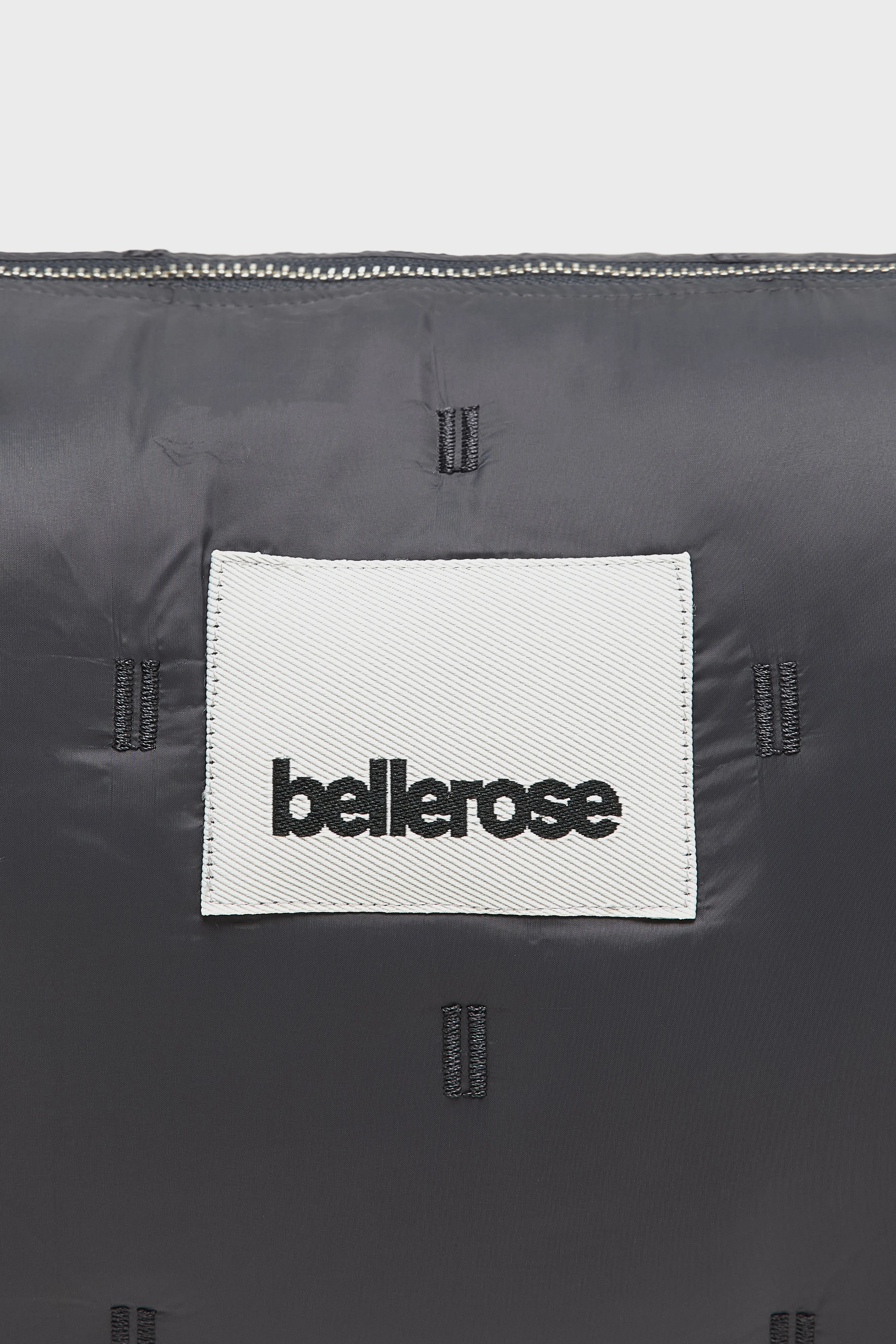 Hobel crossbody bag (252 / W / BLACK SAND) - Image 7
