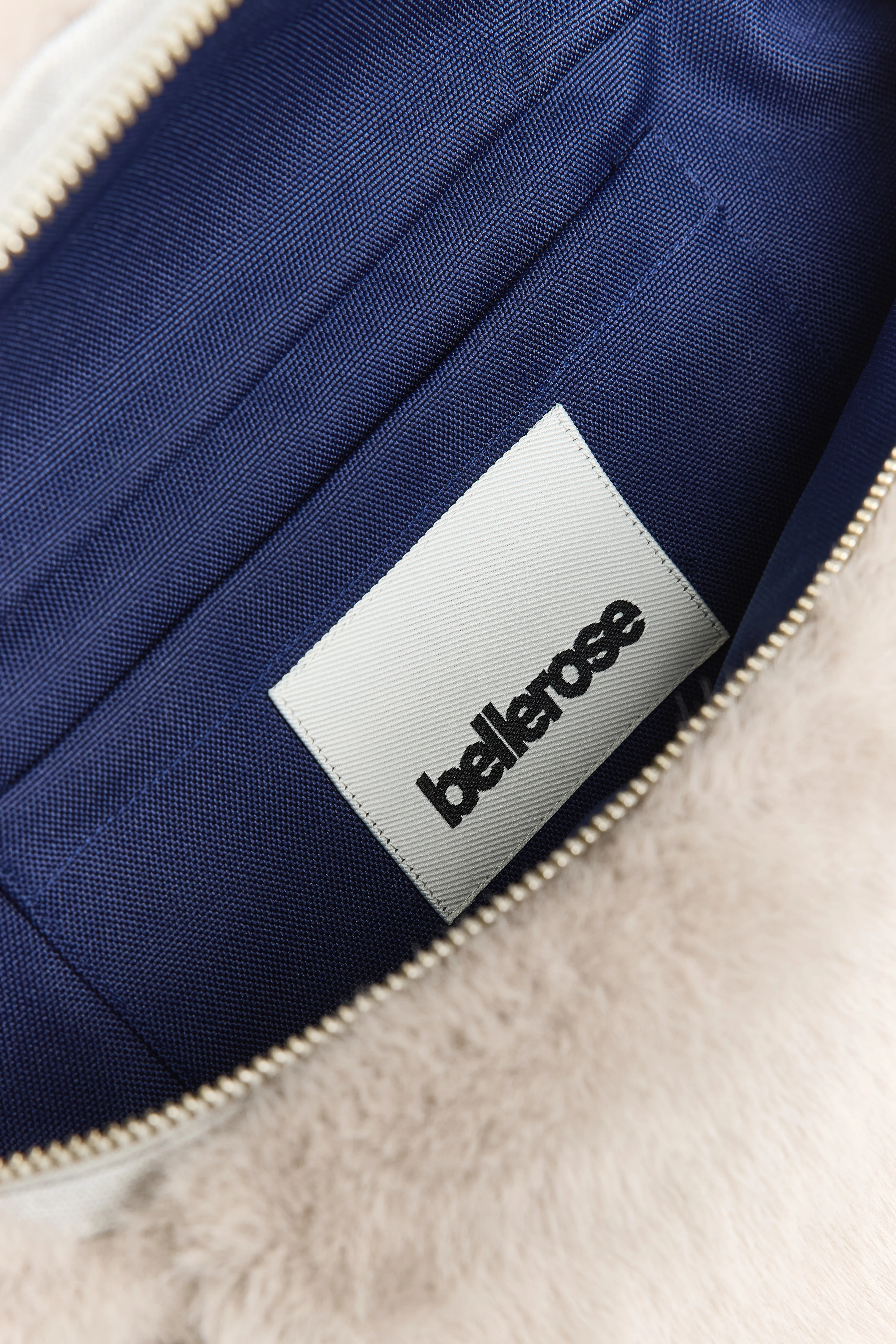Hoswel muff bag (252 / W / ICE) - Image 4