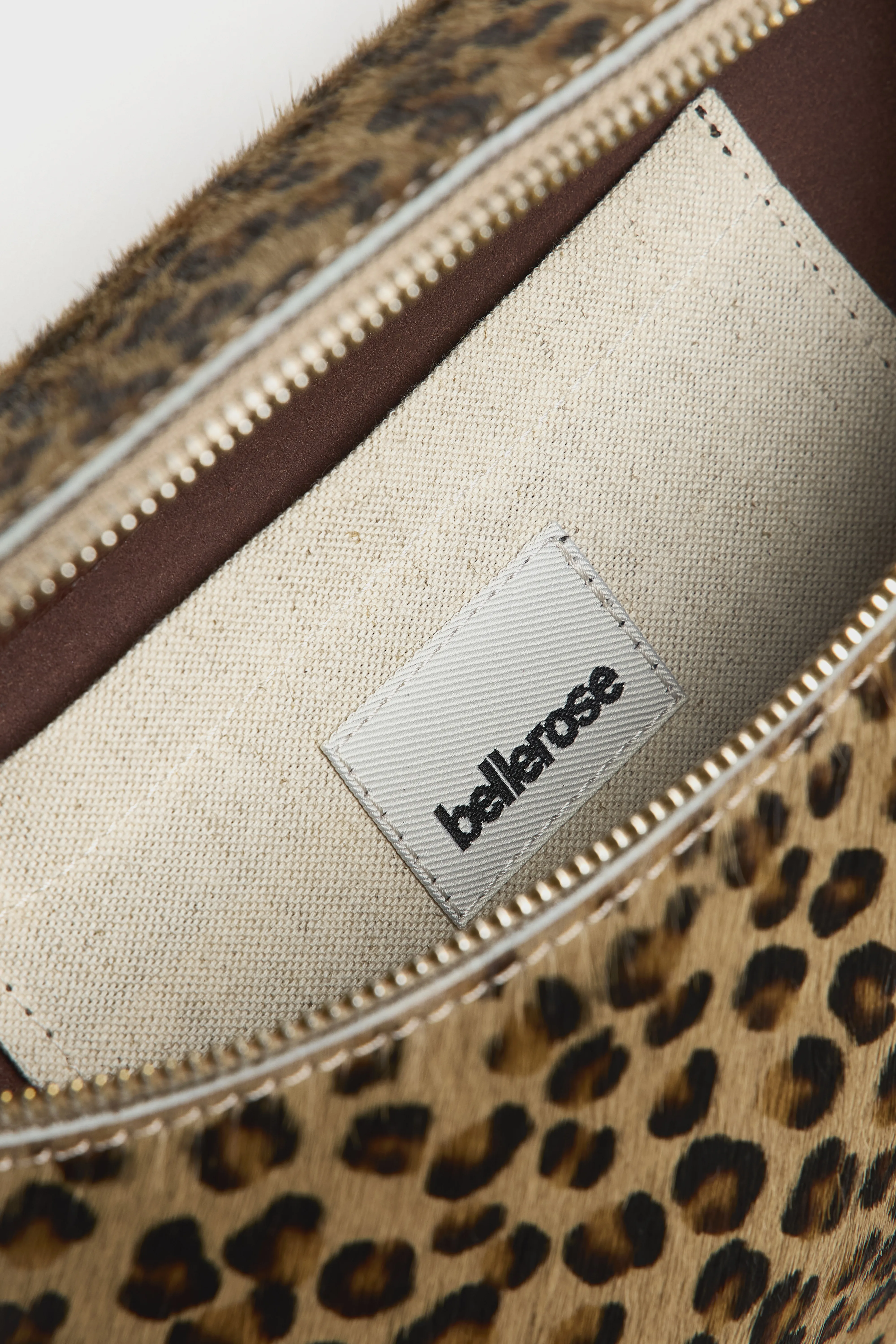 Rosie sling bag (252 / W / DISPLAY A) - Image 4