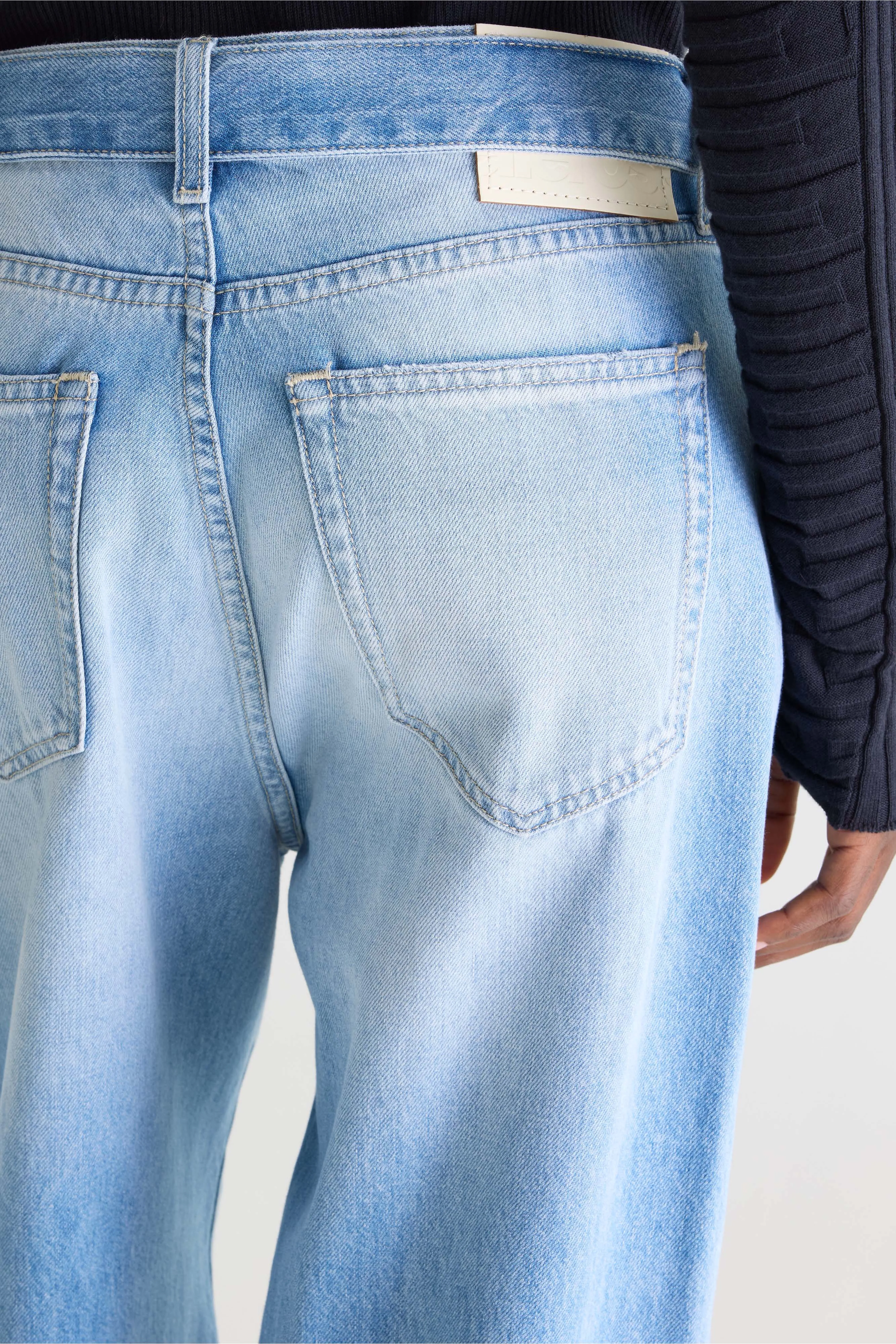 Denim N. 67 loose jeans (261 / W / USED LT BLUE) - Image 7