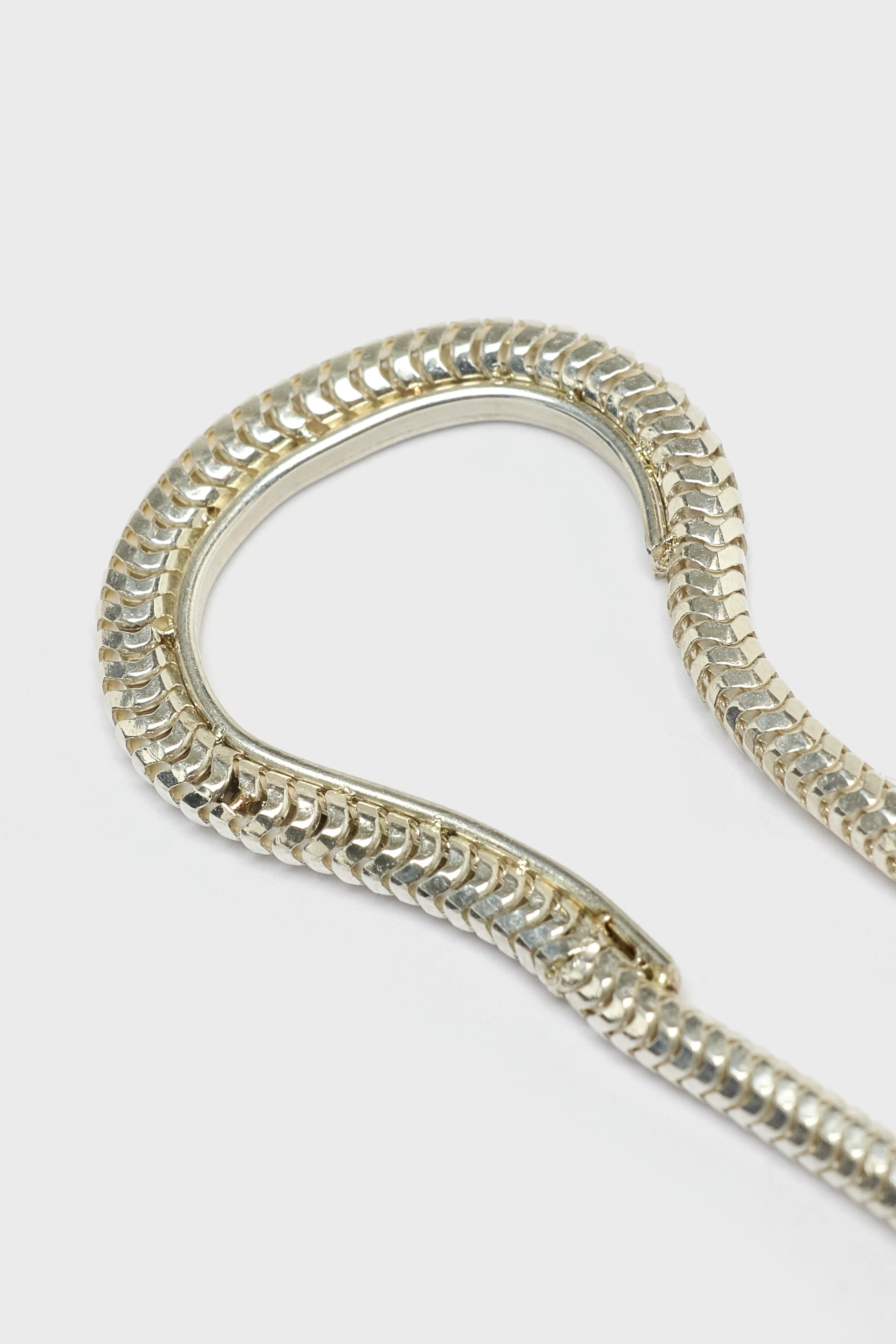 Lissom Circular Earcuff (252 / W / SILVER) - Image 4