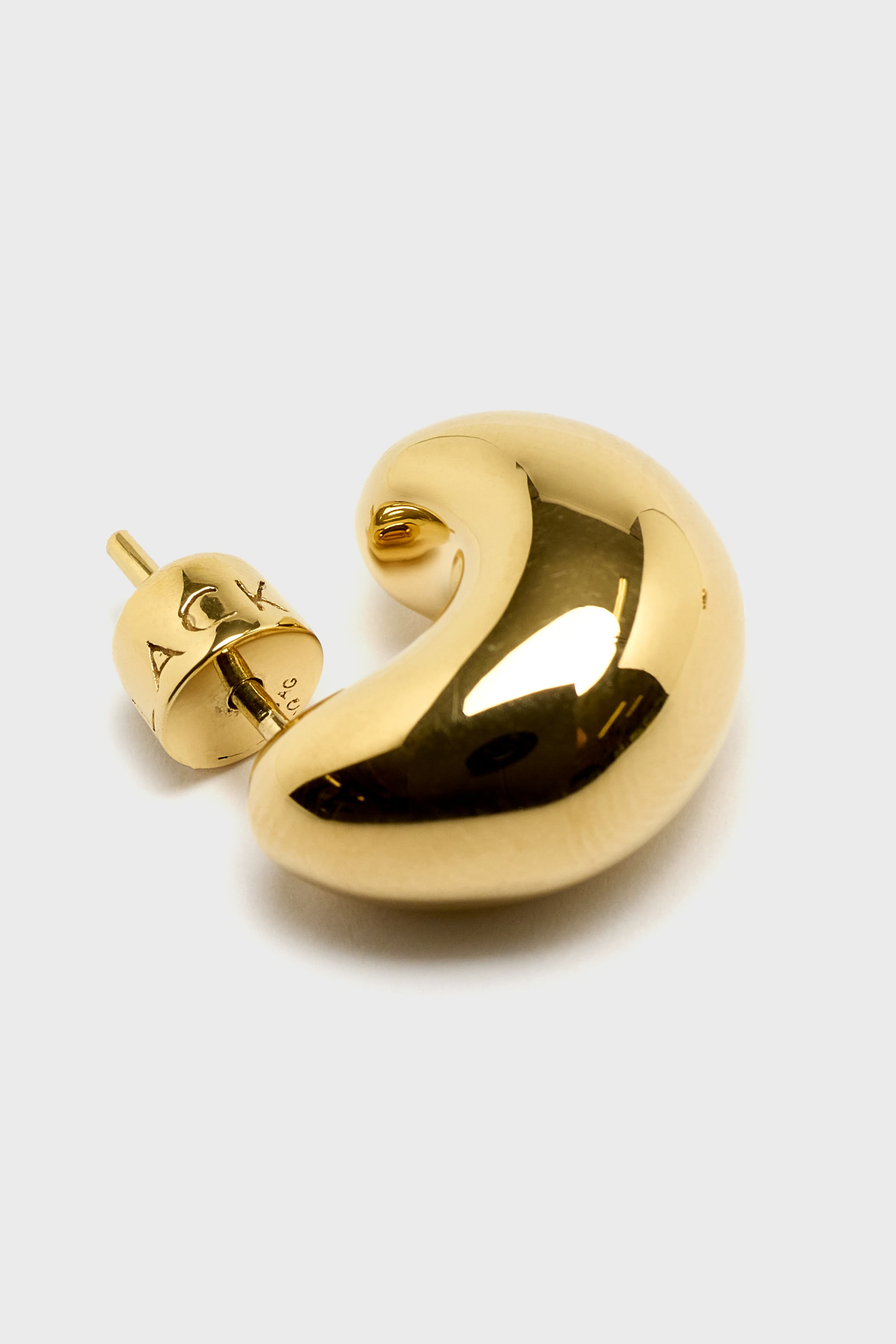 Tryvann Pillow Earrings (252 / W / GOLD) - Image 4