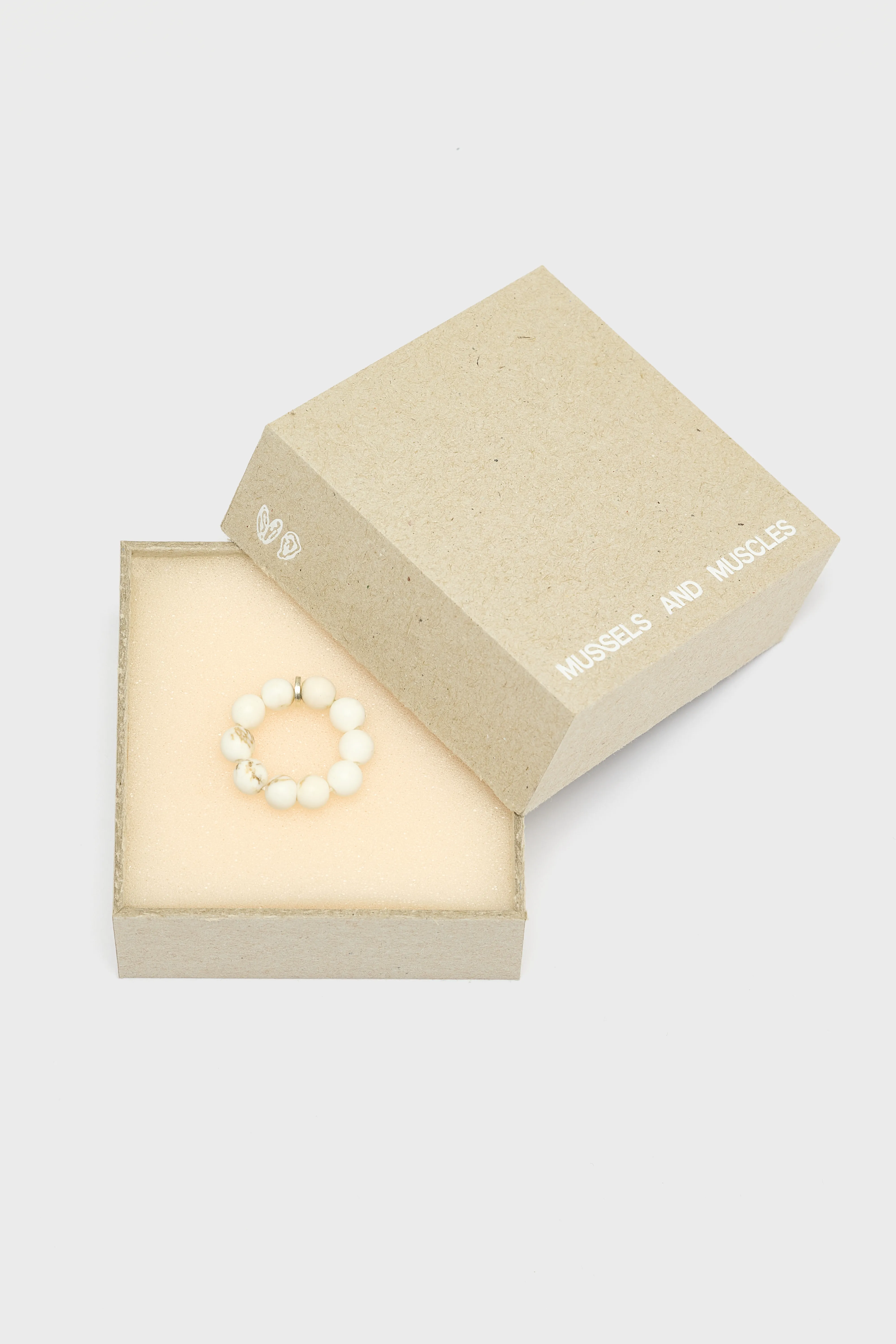 Ivory Magnesite Spheres Ring  (252 / W / WHITE) - Image 4