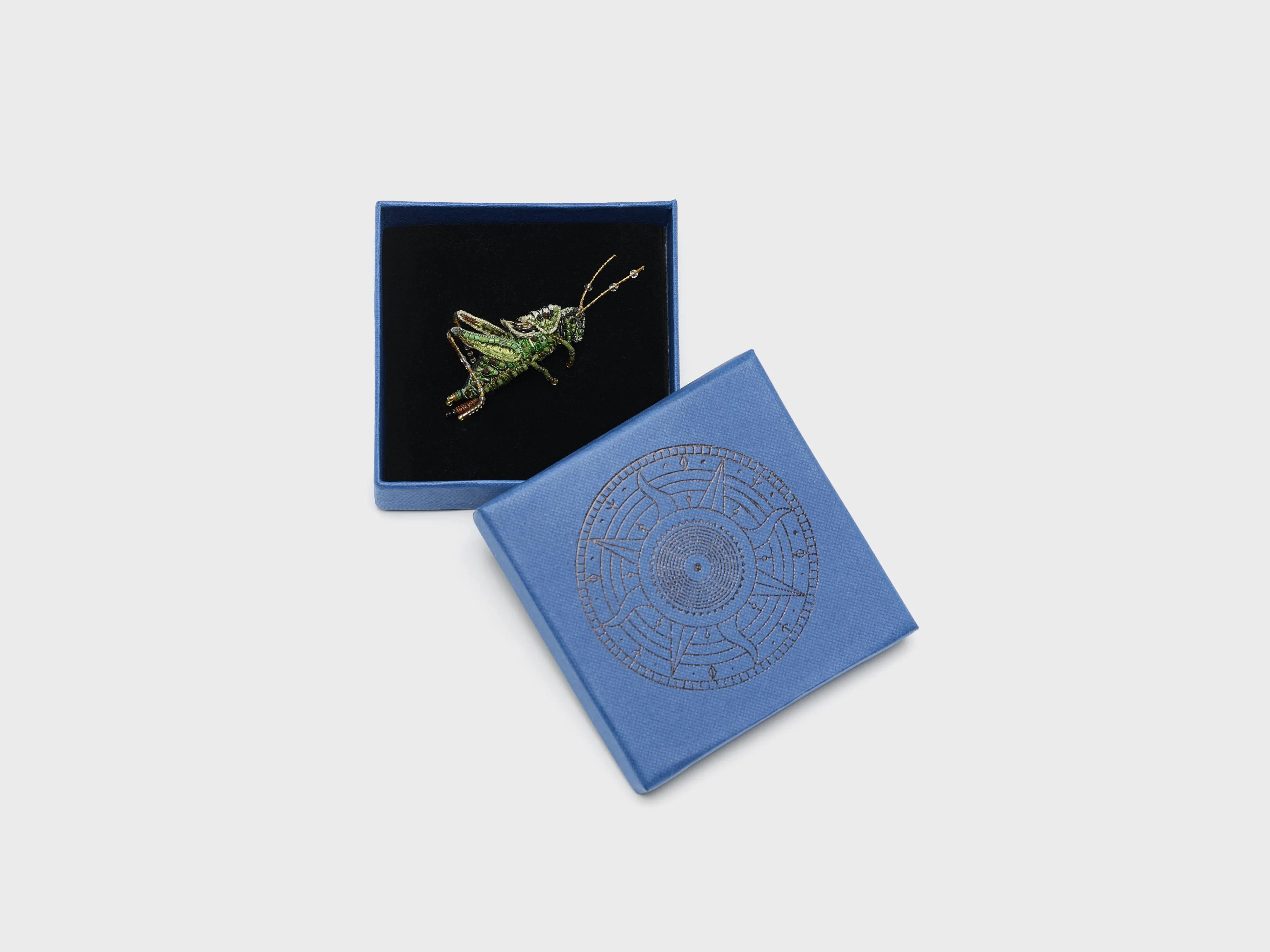 Two Striped Grasshopper Brooch Pin (252 / W / GREEN)