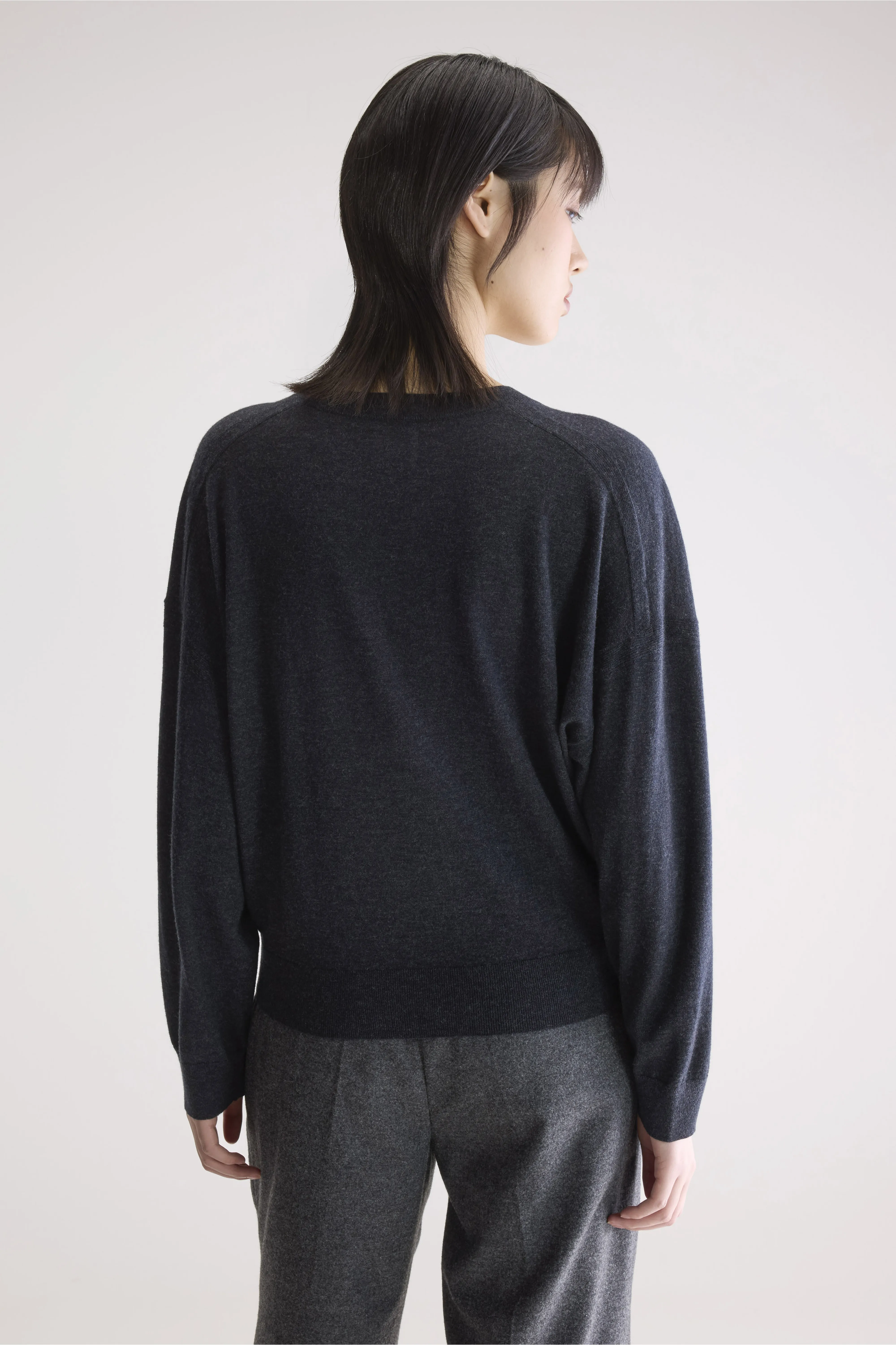 Arybev V-Neck Sweater (252 / W / ANTHRACITE) - Image 4