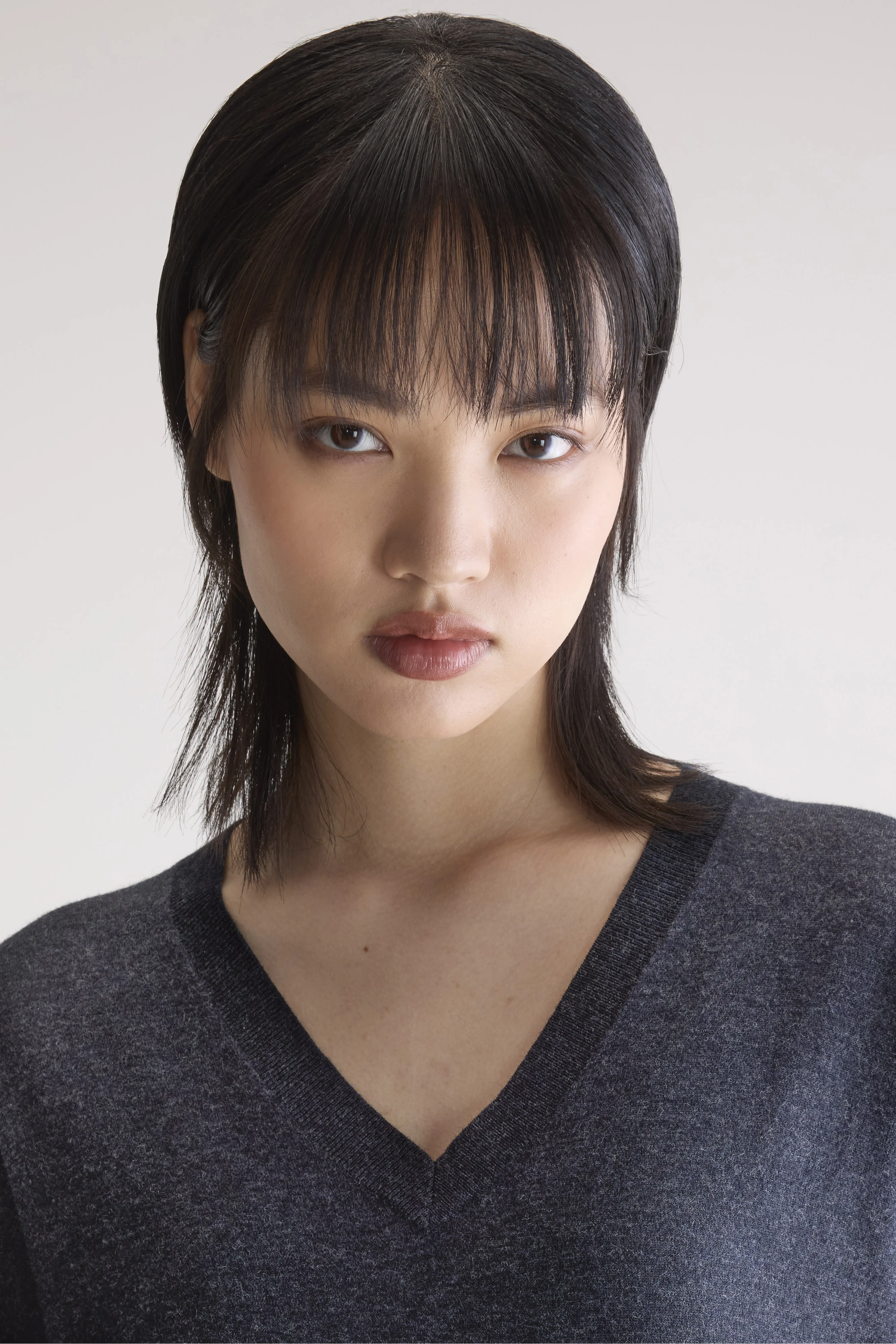 Arybev V-Neck Sweater (252 / W / ANTHRACITE) - Image 5