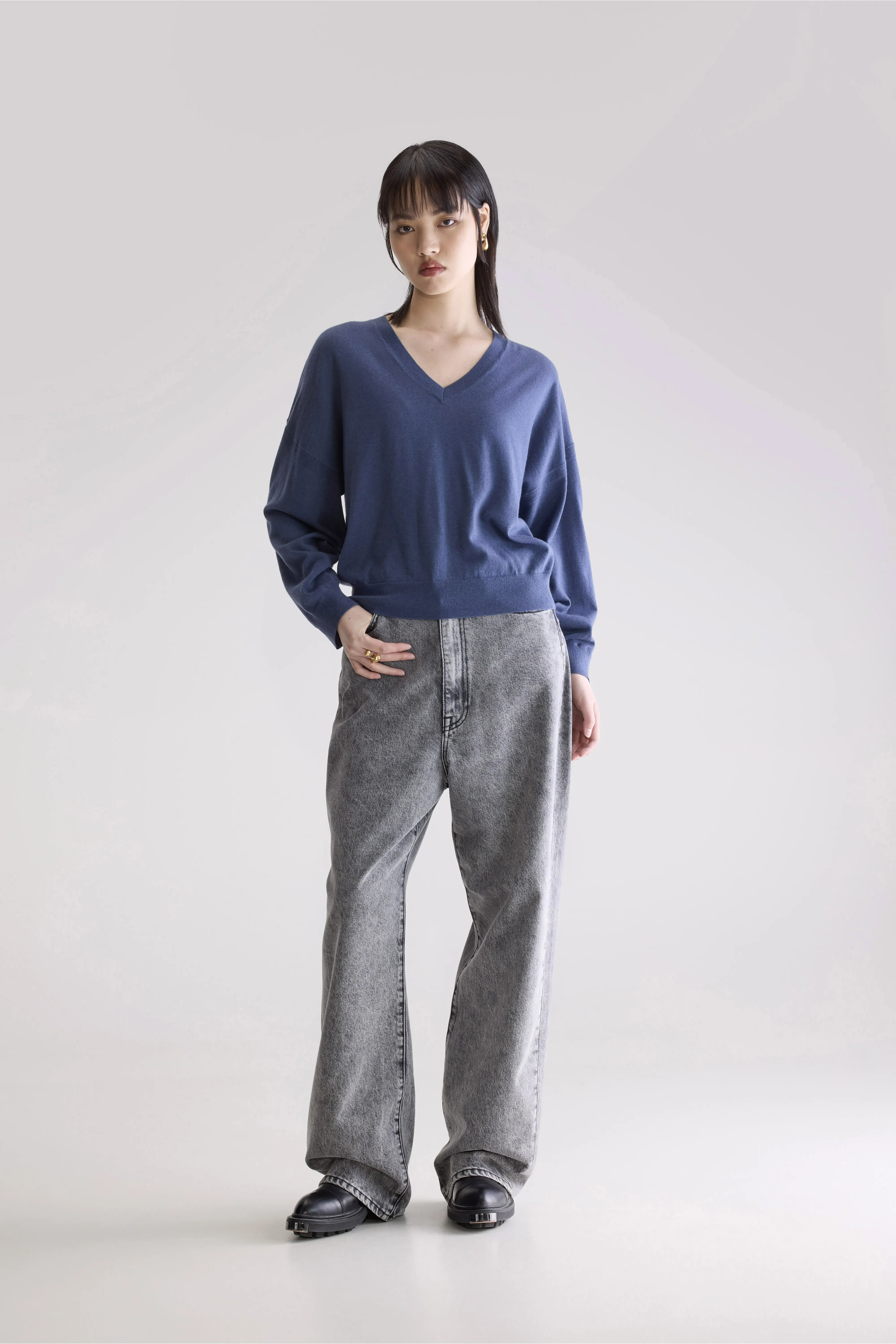 Arybev V-Neck Sweater (252 / W / BLUES) - Image 3