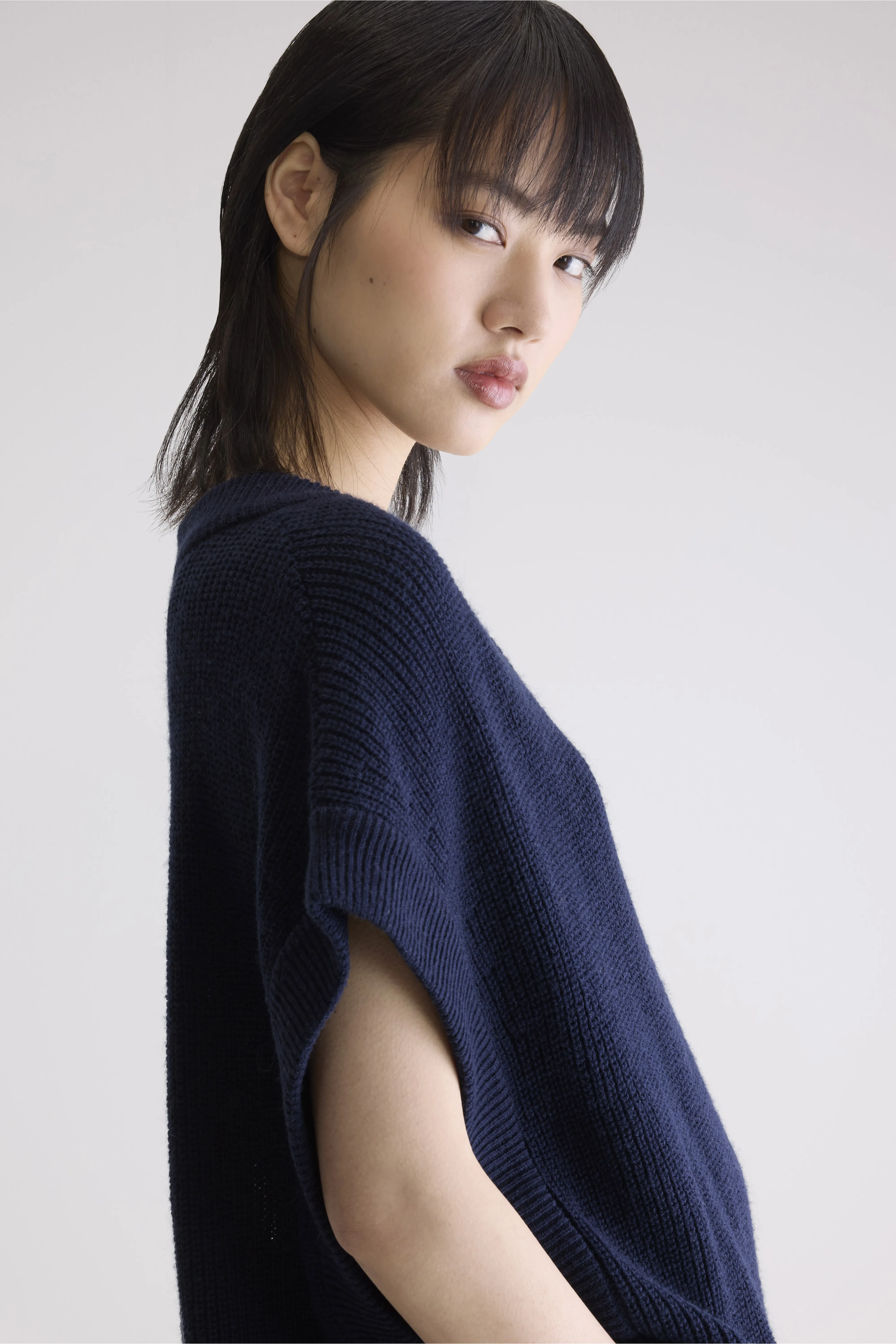 Labi sleeveless sweater (252 / W / REGAL BLUE) - Image 4