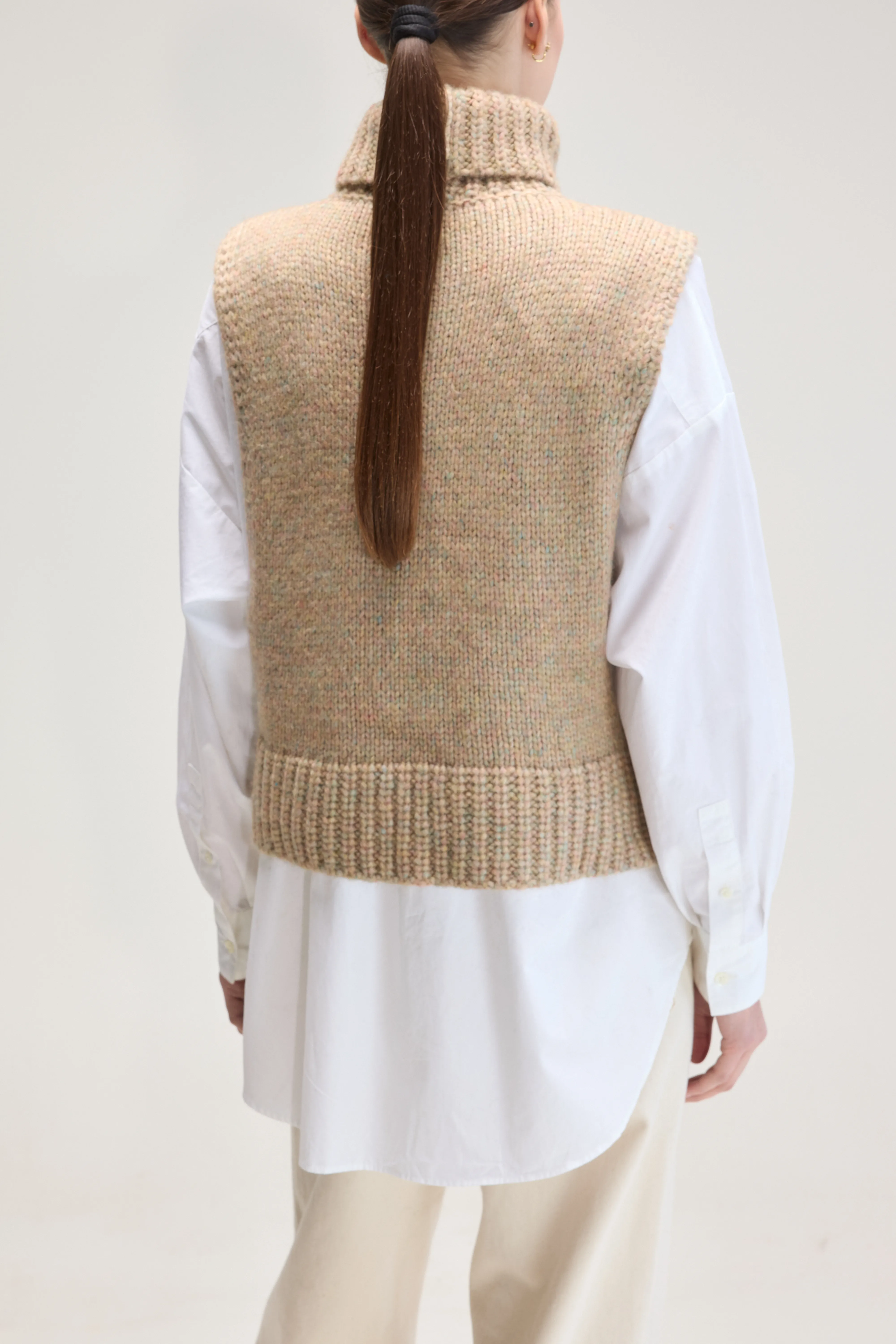 Upcycled Sleeveless Sweater (UPC / W / ARGILE) - Image 4