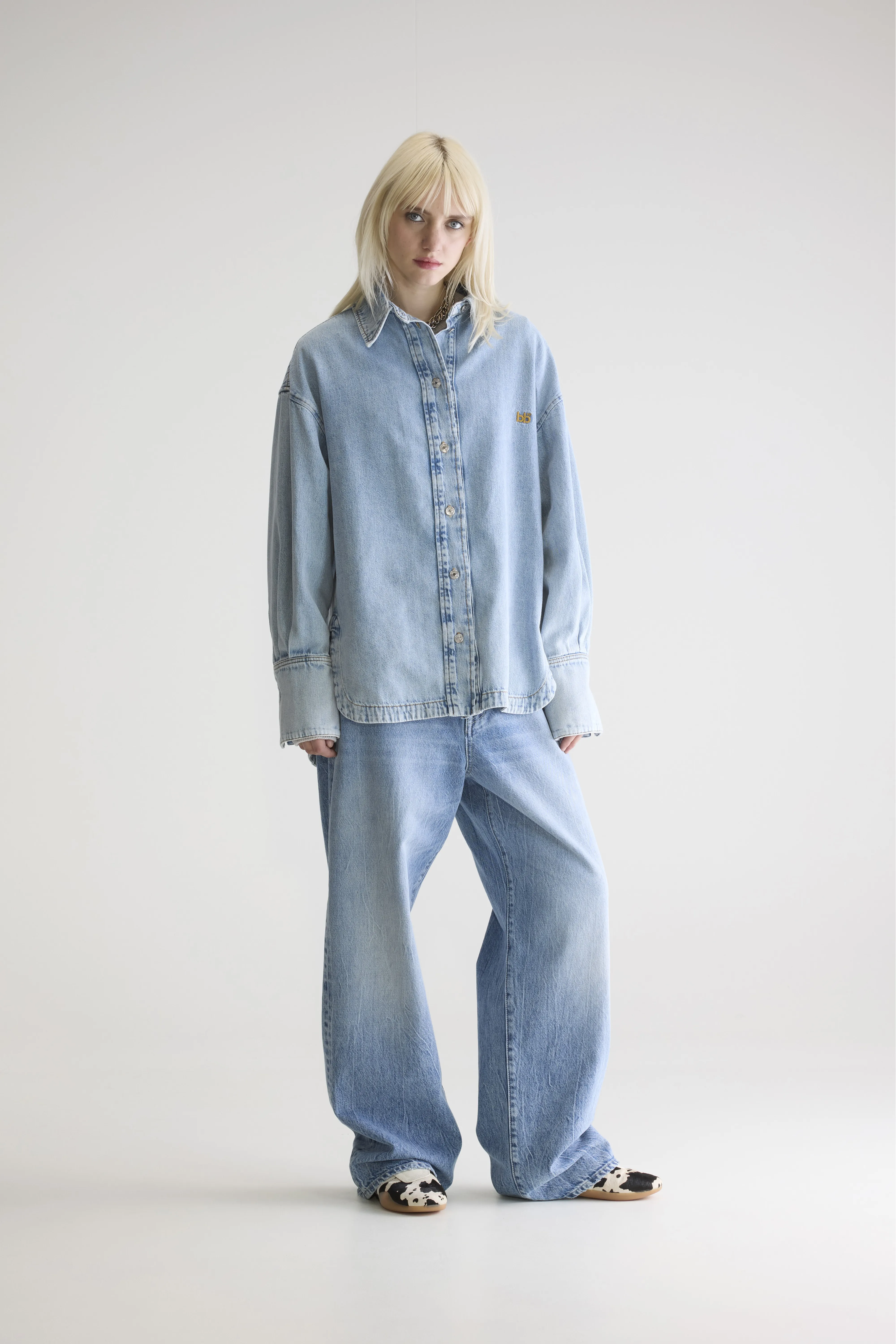 Glory denim overshirt (252 / W / LT BLUE BLEACH) - Image 3