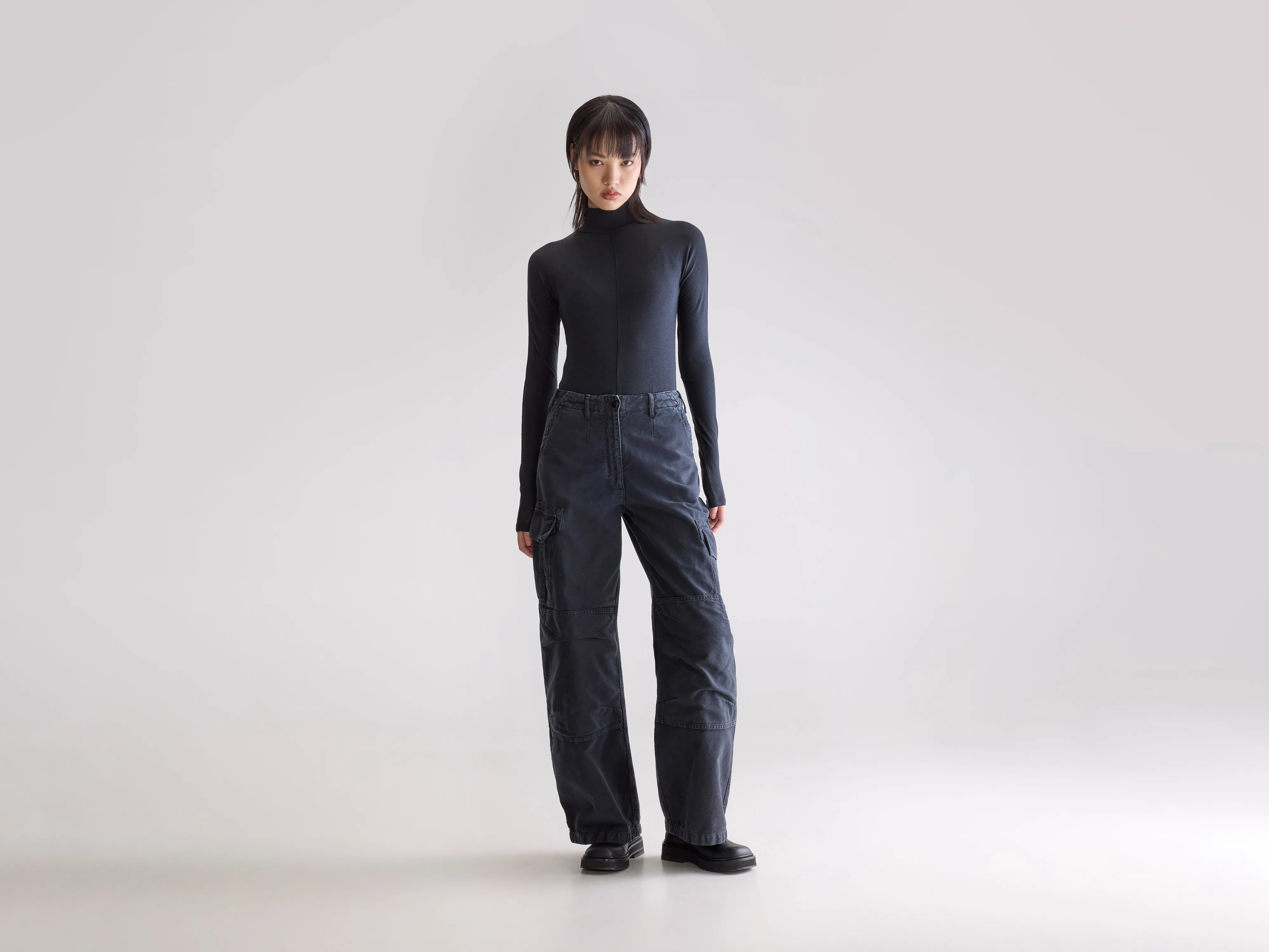 Pozz relaxed pants (252 / W / CHARCOAL)