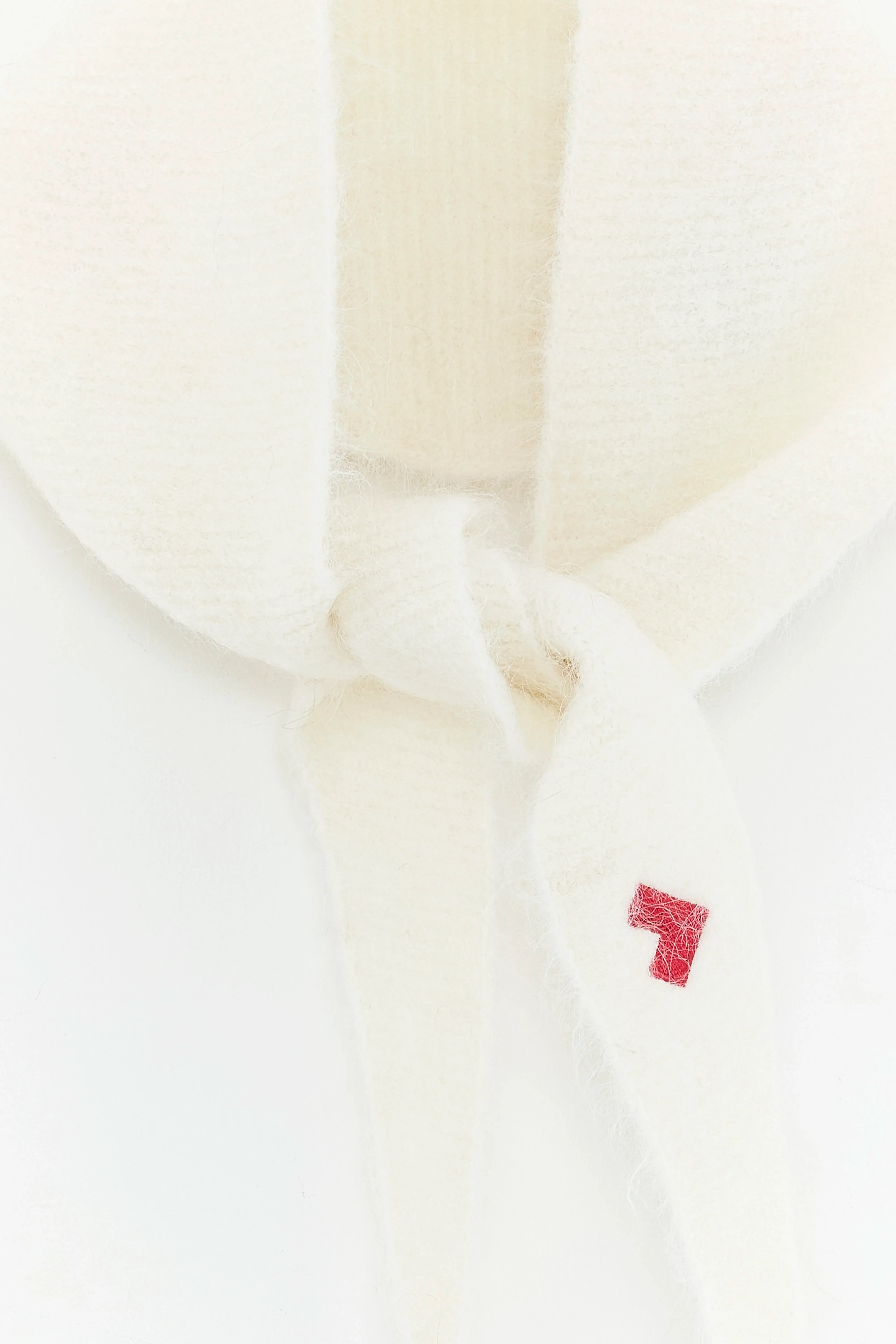 Darcol triangle scarf (252 / W / NATURAL) - Image 4