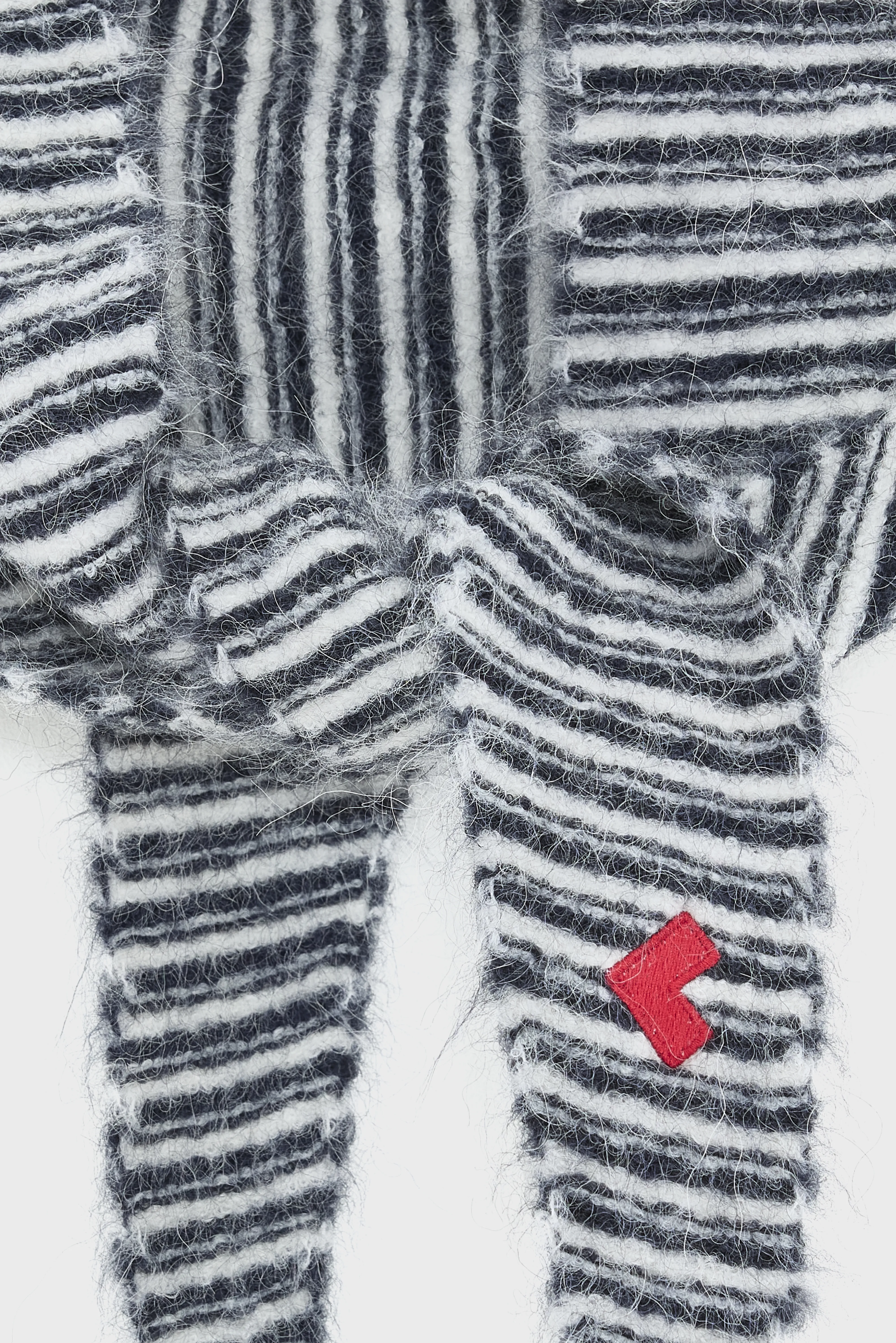 Darcol triangle scarf (252 / W / STRIPE A) - Image 5