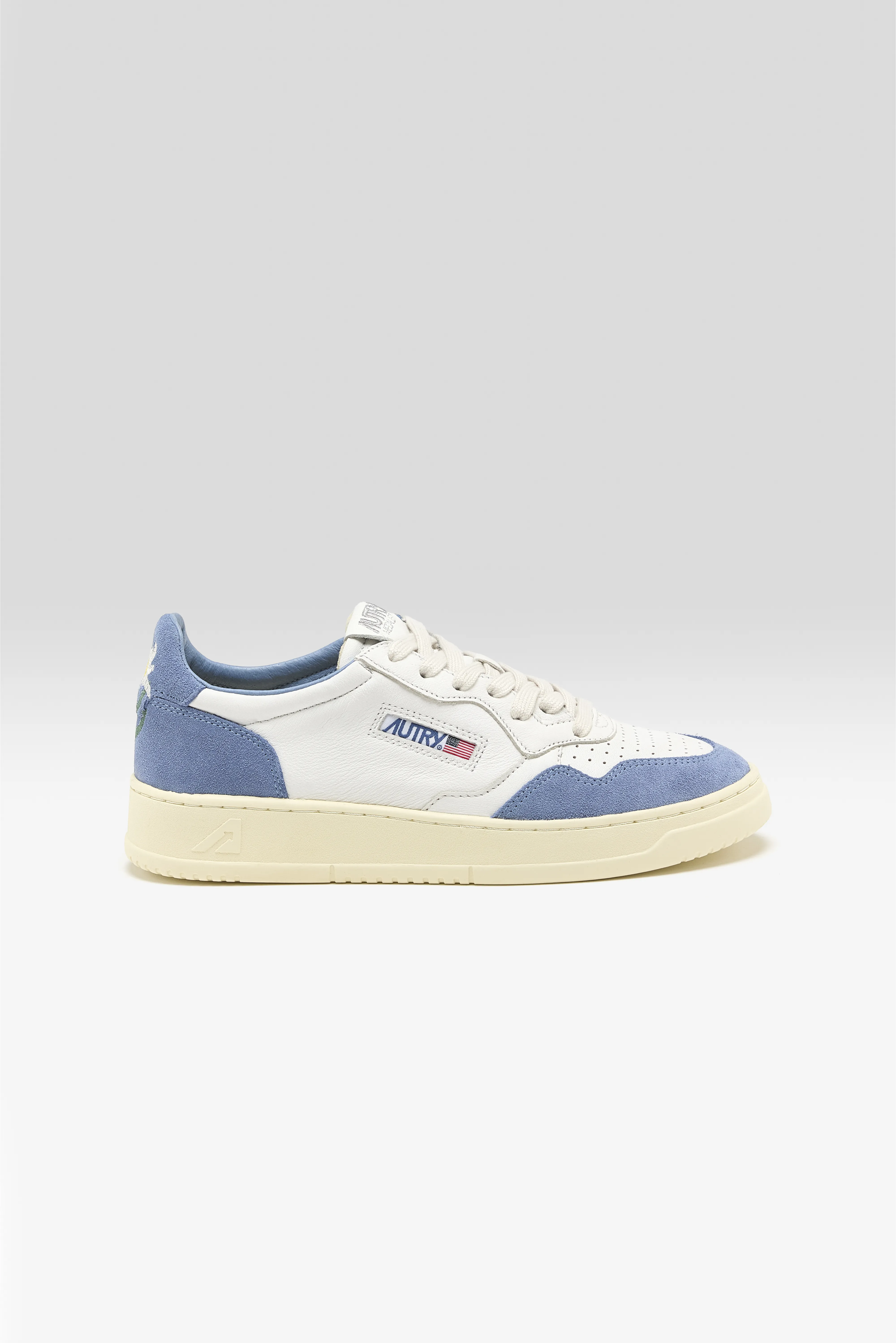 Medalist Low for Women (252 / W / PALE BLUE) - Image 2