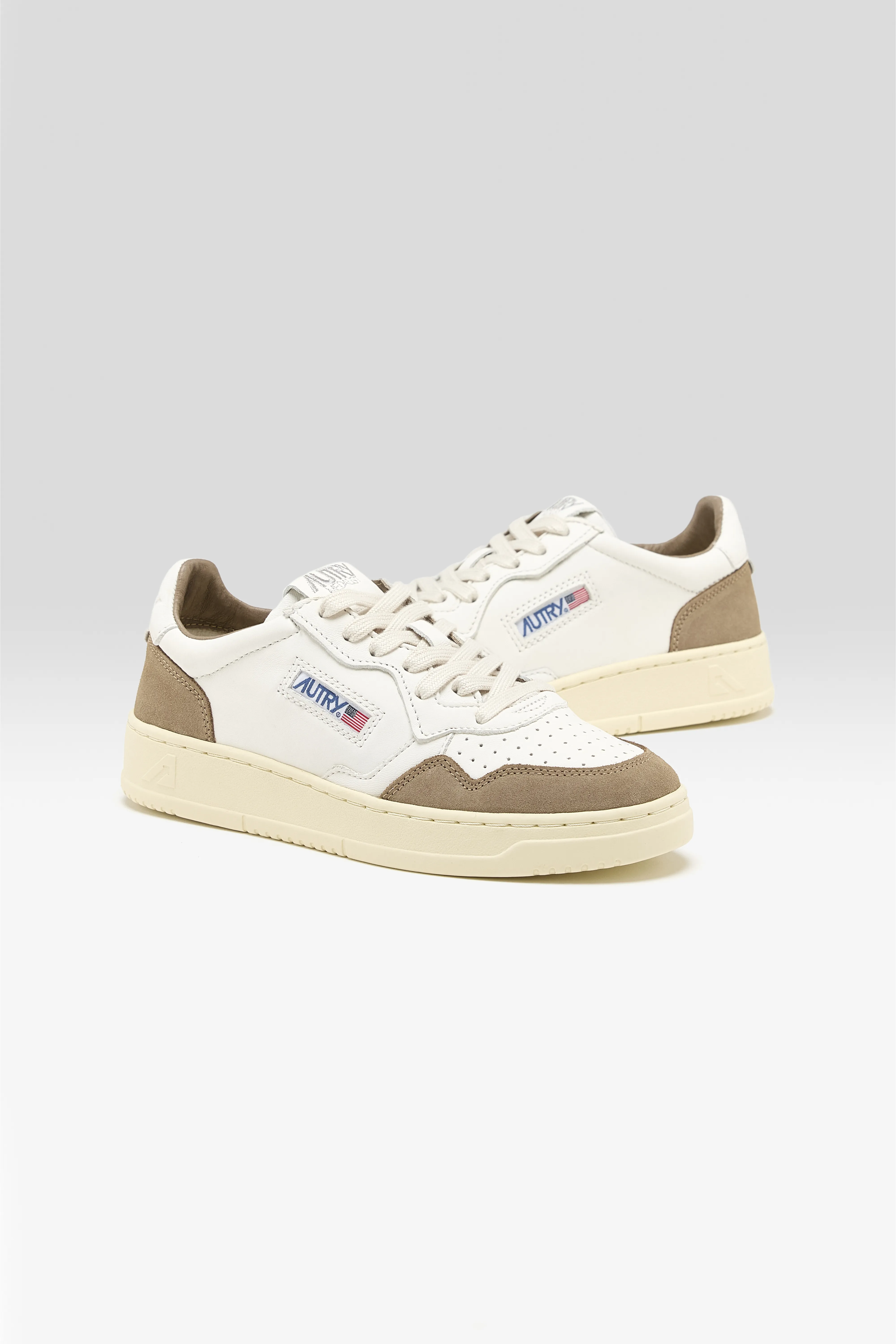 Medalist Low for Women  (252 / W / LIGHT BROWN) - Image 3