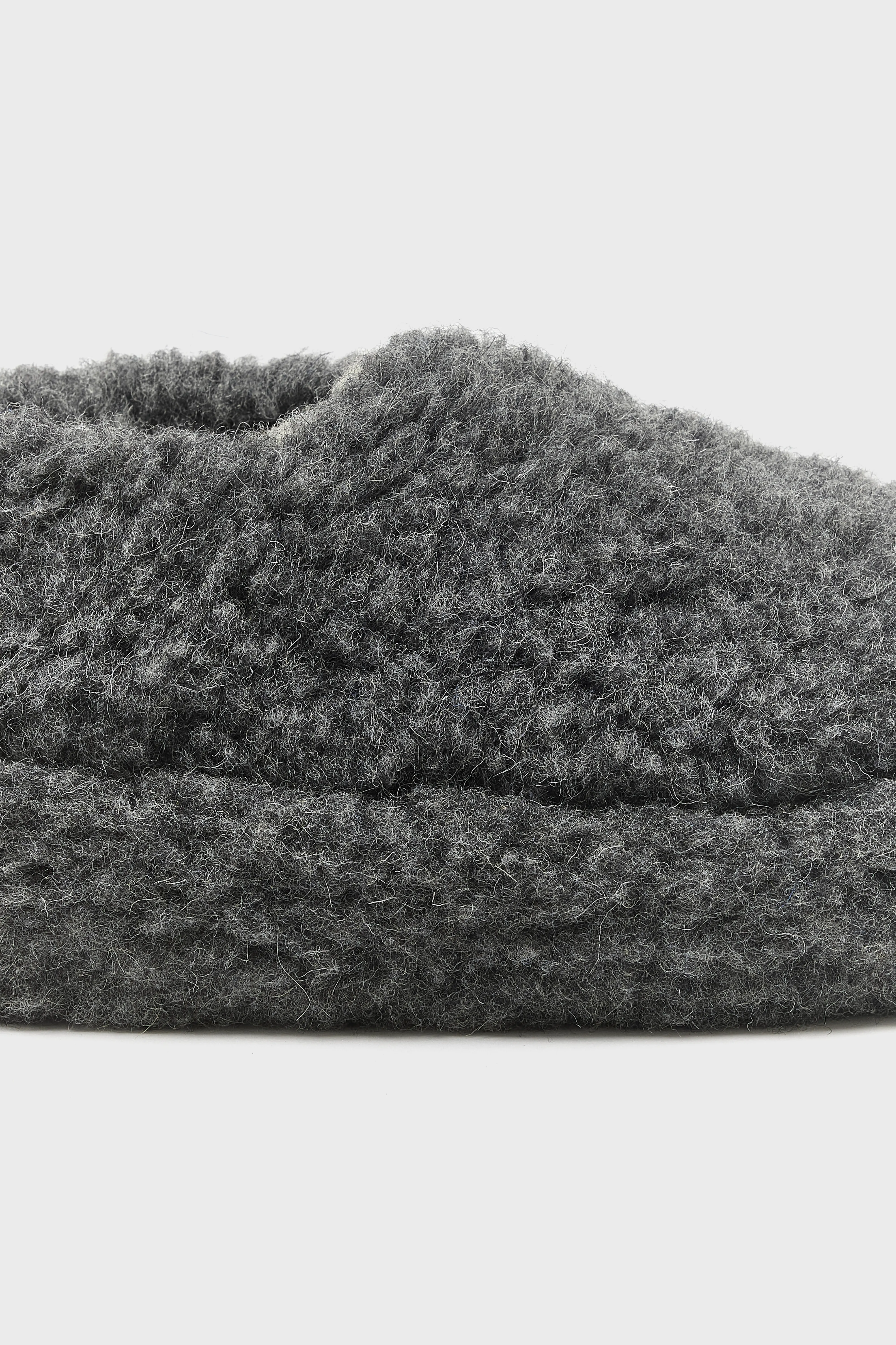 Siberian Slippers  (252 / W / GREY) - Image 5