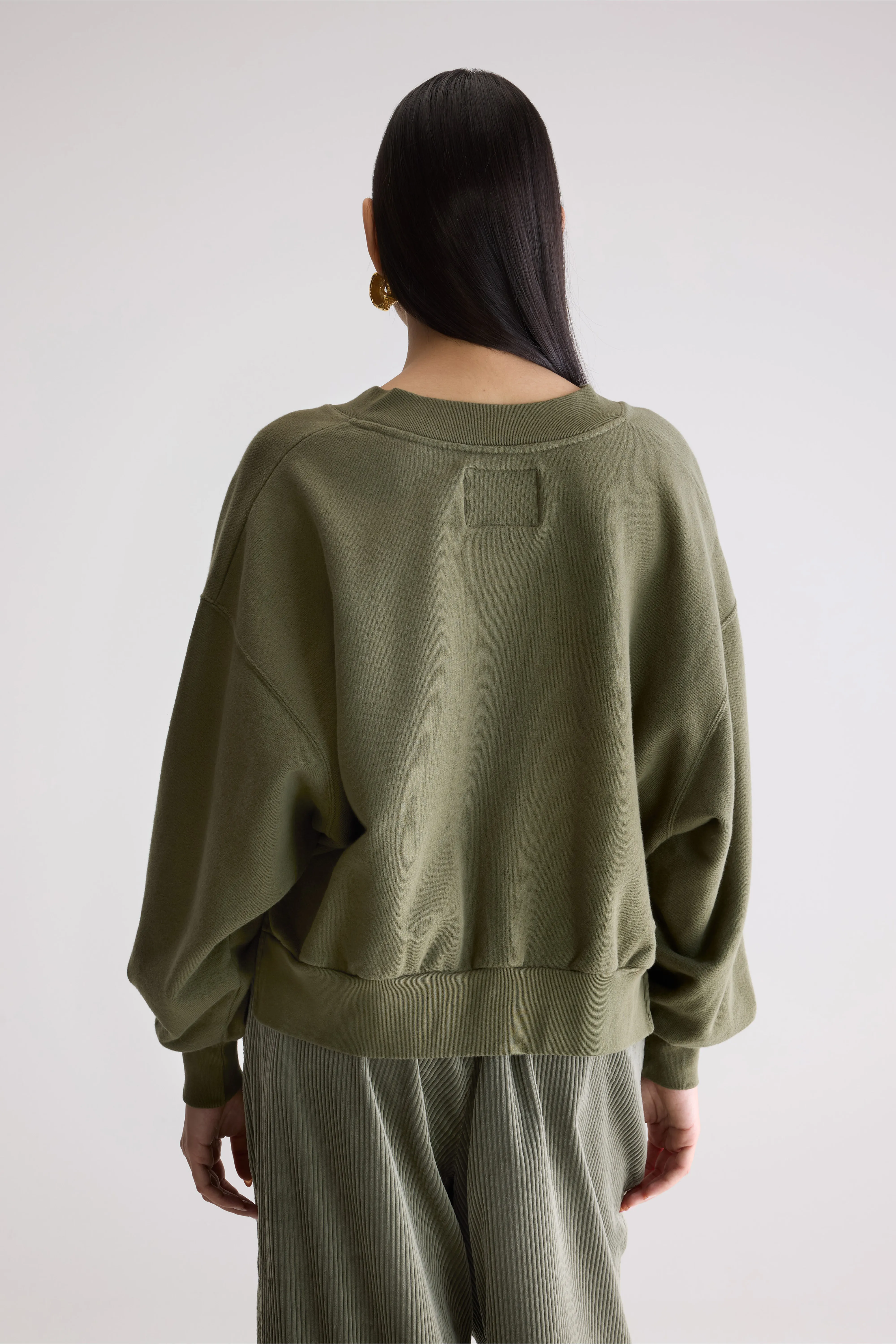 Varola v-neck sweatshirt (252 / W / OLIVE) - Image 4