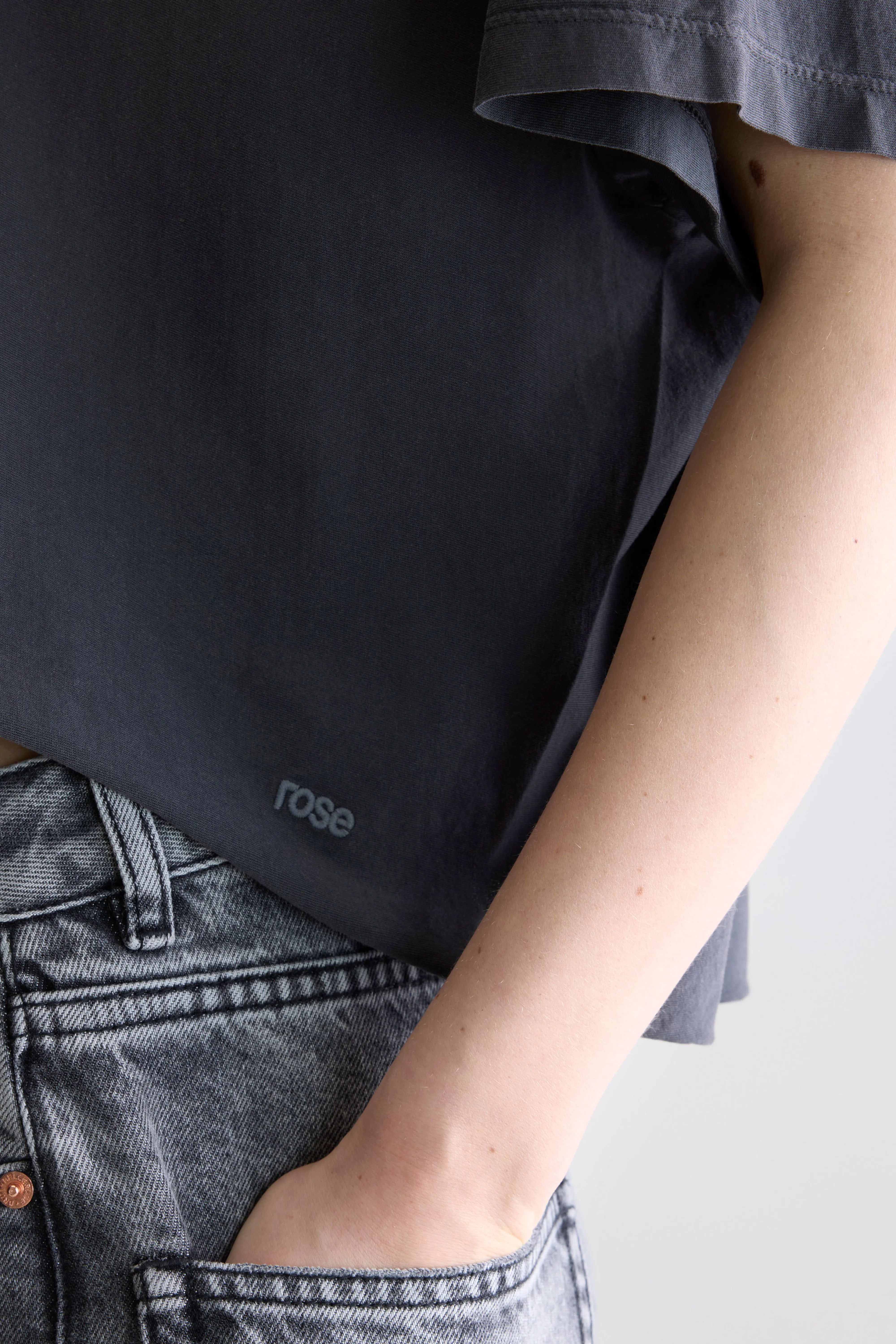 Farpy cropped t-shirt (252 / W / BLACK SAND) - Image 6